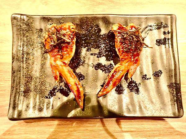 Jessica食記-「串在一起平價串燒/生啤」，台北大安區（東區）平價串燒推薦，CP值高與朋友週末晚上吃好吃的串燒與喝一杯首選，不收服務費