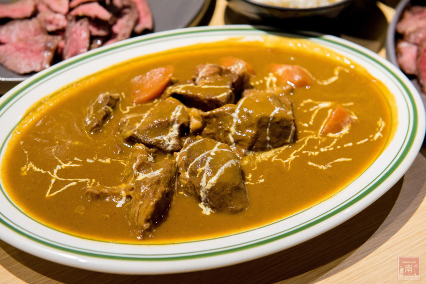 【臺南美食】咖哩飯也能自由搭配|咖哩搭配燒烤新組合|水果濃醬咖哩|咖哩免費續加.白飯吃到飽~~Hi!咖哩|燒烤本舖 - 南人幫