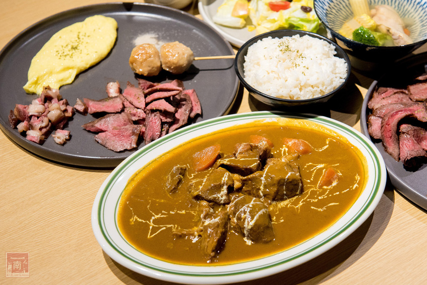 【臺南美食】咖哩飯也能自由搭配|咖哩搭配燒烤新組合|水果濃醬咖哩|咖哩免費續加.白飯吃到飽~~Hi!咖哩|燒烤本舖 - 南人幫