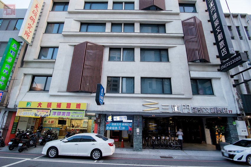 【臺南美食】咖哩飯也能自由搭配|咖哩搭配燒烤新組合|水果濃醬咖哩|咖哩免費續加.白飯吃到飽~~Hi!咖哩|燒烤本舖 - 南人幫