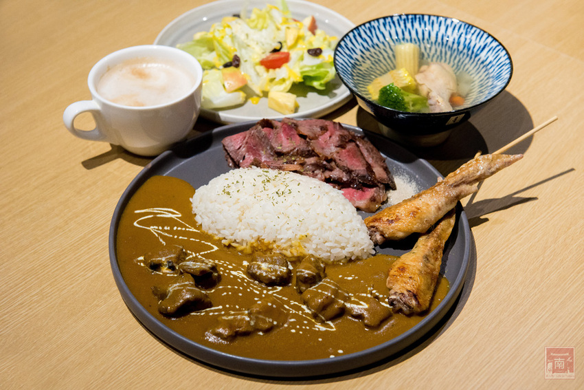 【臺南美食】咖哩飯也能自由搭配|咖哩搭配燒烤新組合|水果濃醬咖哩|咖哩免費續加.白飯吃到飽~~Hi!咖哩|燒烤本舖 - 南人幫