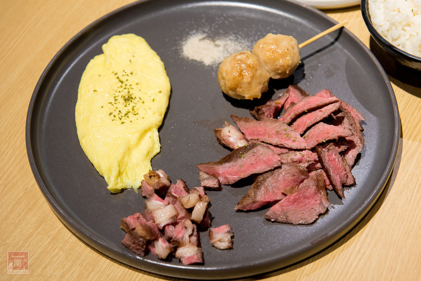 【臺南美食】咖哩飯也能自由搭配|咖哩搭配燒烤新組合|水果濃醬咖哩|咖哩免費續加.白飯吃到飽~~Hi!咖哩|燒烤本舖 - 南人幫