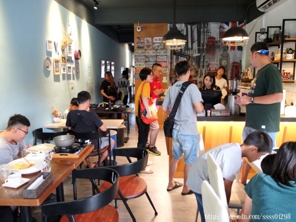 食記【川聚 CHUAN JU 咖啡館】六龜山城裡的美食亮點!義大利麵、咖哩飯、火鍋、咖啡、飲品 饕客激賞!