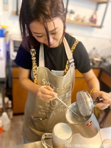 食記【川聚 CHUAN JU 咖啡館】六龜山城裡的美食亮點!義大利麵、咖哩飯、火鍋、咖啡、飲品 饕客激賞!