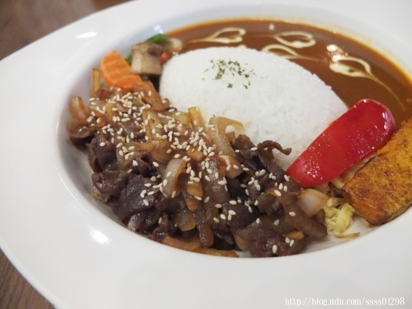 食記【川聚 CHUAN JU 咖啡館】六龜山城裡的美食亮點!義大利麵、咖哩飯、火鍋、咖啡、飲品 饕客激賞!