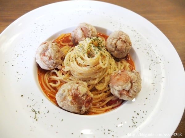 食記【川聚 CHUAN JU 咖啡館】六龜山城裡的美食亮點!義大利麵、咖哩飯、火鍋、咖啡、飲品 饕客激賞!