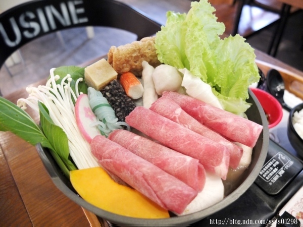 食記【川聚 CHUAN JU 咖啡館】六龜山城裡的美食亮點!義大利麵、咖哩飯、火鍋、咖啡、飲品 饕客激賞!