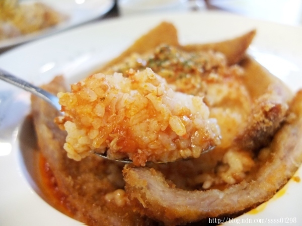 食記【川聚 CHUAN JU 咖啡館】六龜山城裡的美食亮點!義大利麵、咖哩飯、火鍋、咖啡、飲品 饕客激賞!