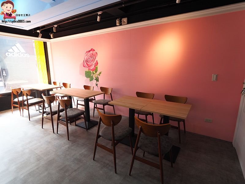 下午茶,中壢捷運,中壢火車站美食,中壢炸雞,中壢美食,中壢蛋塔,中壢蛋撻,桃園捷運,烤雞腿,遊戲室,香雞城 @民宿女王芽月-美食.旅遊.全台趴趴走