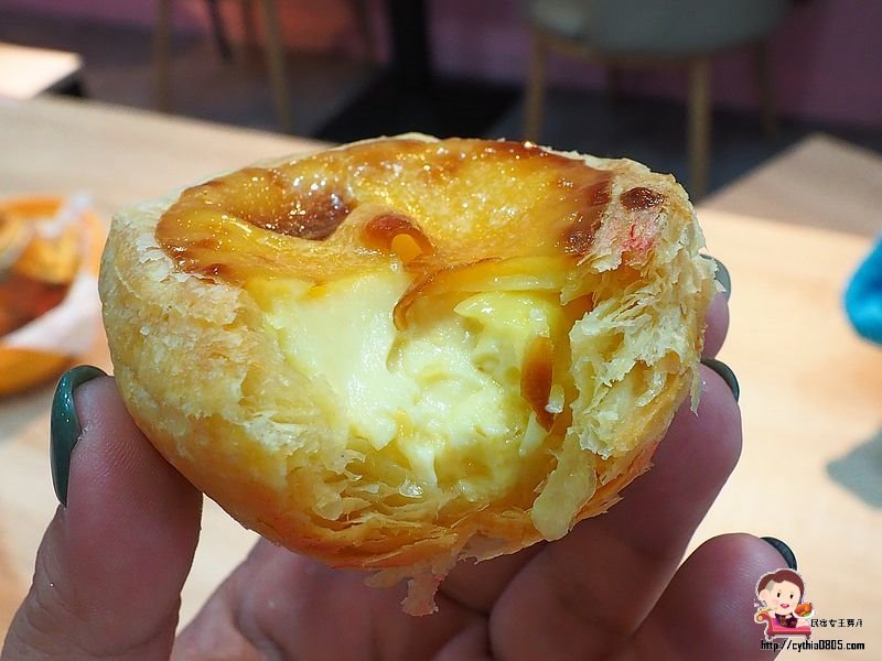 下午茶,中壢捷運,中壢火車站美食,中壢炸雞,中壢美食,中壢蛋塔,中壢蛋撻,桃園捷運,烤雞腿,遊戲室,香雞城 @民宿女王芽月-美食.旅遊.全台趴趴走