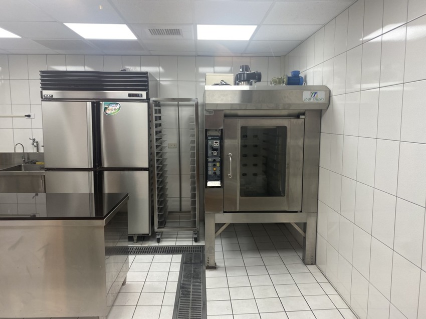 下午茶,中壢捷運,中壢火車站美食,中壢炸雞,中壢美食,中壢蛋塔,中壢蛋撻,桃園捷運,烤雞腿,遊戲室,香雞城 @民宿女王芽月-美食.旅遊.全台趴趴走