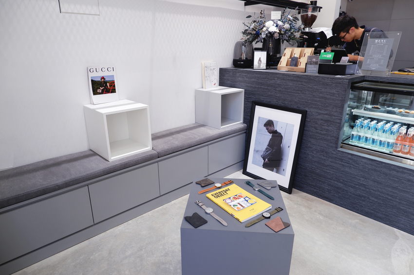 Anvi Original café -都會風格咖啡店，人物壁畫好拍照，還有咖啡杯可以收集