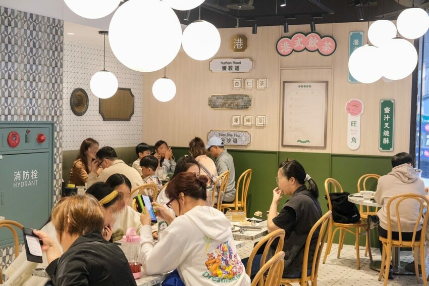 荷李活茶街 HOLLYWOOD STREET｜台北東區排隊創意港式料理，在Threads上爆紅的珍珠漏奶華! - 肉依小姐吃什麼