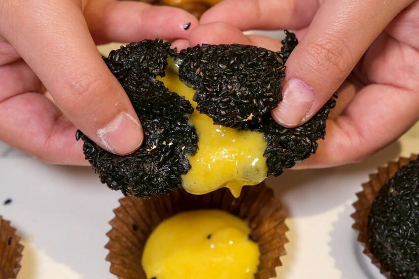 荷李活茶街 HOLLYWOOD STREET｜台北東區排隊創意港式料理，在Threads上爆紅的珍珠漏奶華! - 肉依小姐吃什麼