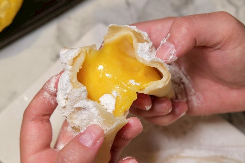 荷李活茶街 HOLLYWOOD STREET｜台北東區排隊創意港式料理，在Threads上爆紅的珍珠漏奶華! - 肉依小姐吃什麼