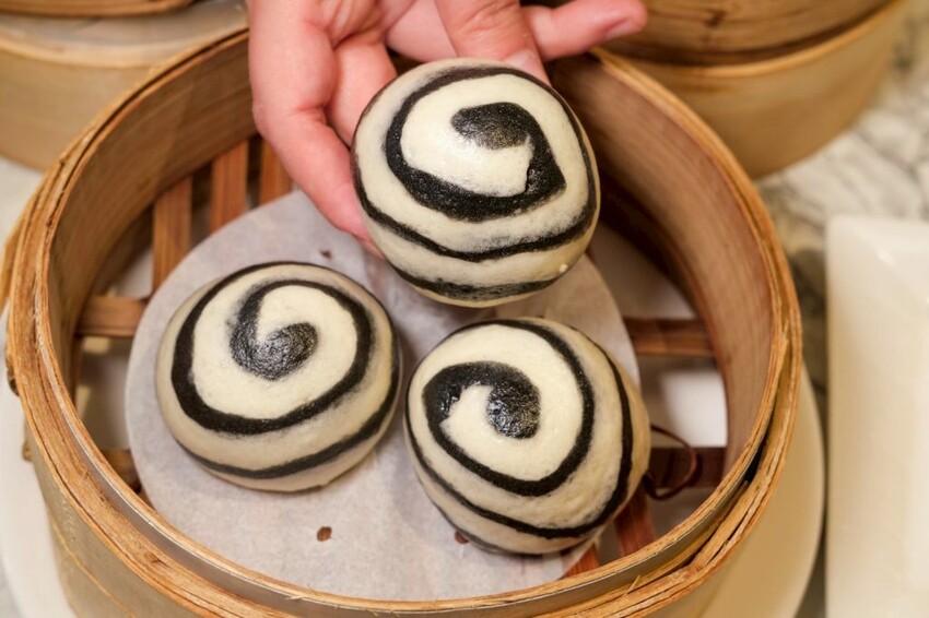 荷李活茶街 HOLLYWOOD STREET｜台北東區排隊創意港式料理，在Threads上爆紅的珍珠漏奶華! - 肉依小姐吃什麼