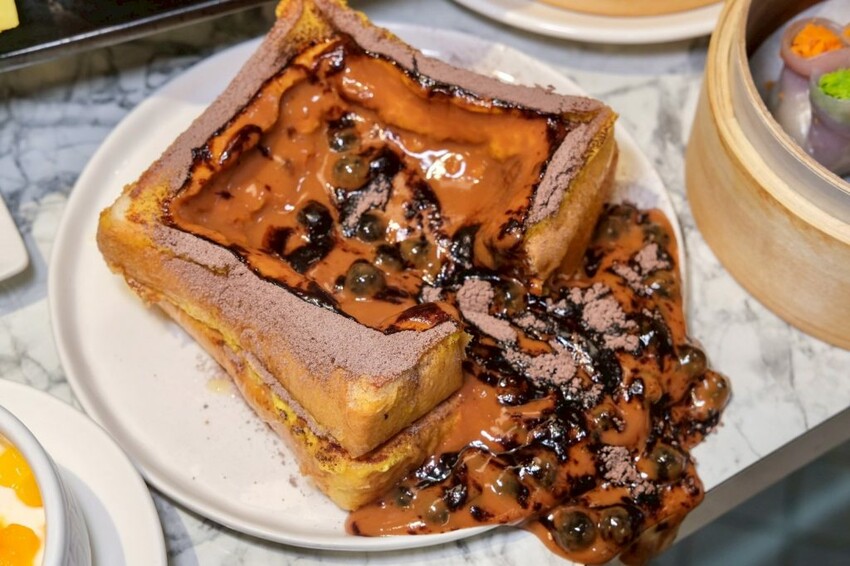 荷李活茶街 HOLLYWOOD STREET｜台北東區排隊創意港式料理，在Threads上爆紅的珍珠漏奶華! - 肉依小姐吃什麼