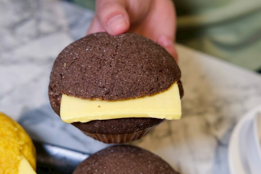 荷李活茶街 HOLLYWOOD STREET｜台北東區排隊創意港式料理，在Threads上爆紅的珍珠漏奶華! - 肉依小姐吃什麼