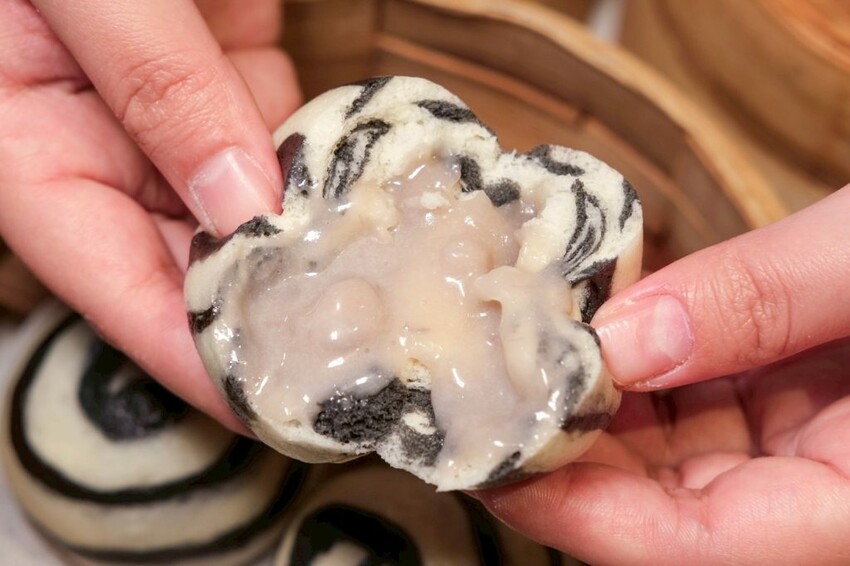 荷李活茶街 HOLLYWOOD STREET｜台北東區排隊創意港式料理，在Threads上爆紅的珍珠漏奶華! - 肉依小姐吃什麼