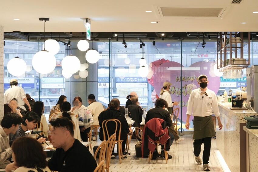 荷李活茶街 HOLLYWOOD STREET｜台北東區排隊創意港式料理，在Threads上爆紅的珍珠漏奶華! - 肉依小姐吃什麼