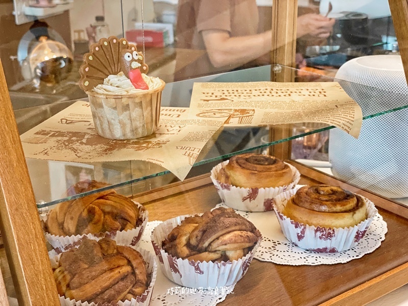 ART BAR || 是咖啡廳也是藝廊,超夯人氣油畫吐司這裡吃的到!台中南區特色咖啡廳