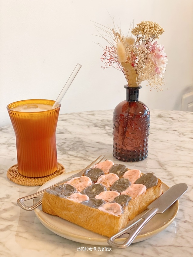 ART BAR || 是咖啡廳也是藝廊,超夯人氣油畫吐司這裡吃的到!台中南區特色咖啡廳