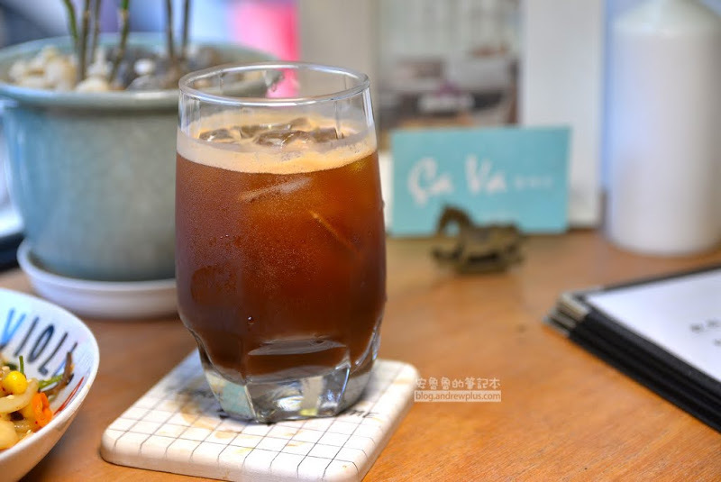 老屋文青風新埔早午餐,炸豬排有專賣店水準,烏龍麵、蔥抓餅