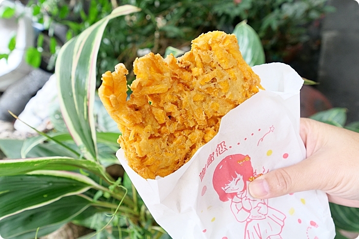 三星美食⎪阿琴春捲。明星商品全都來一輪，美味到停不下來炸春捲、炸地瓜餅、炸甜米糕、炸蘿蔔糕，市場內的銅板美食！ @捲捲頭 Wonderful 品味。生活