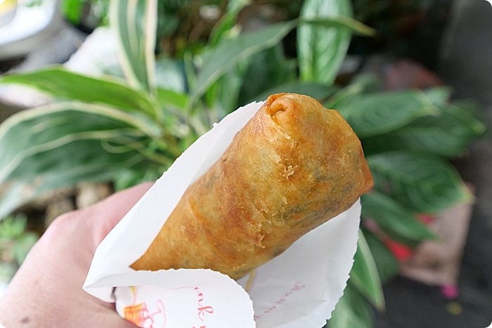 三星美食⎪阿琴春捲。明星商品全都來一輪，美味到停不下來炸春捲、炸地瓜餅、炸甜米糕、炸蘿蔔糕，市場內的銅板美食！ @捲捲頭 Wonderful 品味。生活