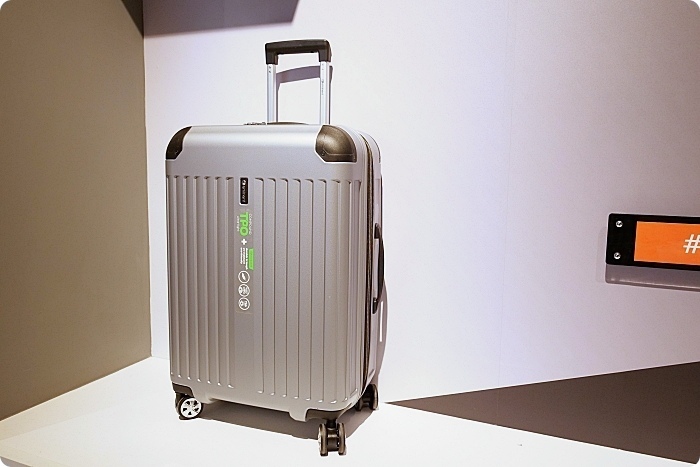 台南景點⎪萬國通路創意觀光工廠。巨大行李網美牆、DIY彩色行李箱,走進世界光廊互動拍照!台南熱門打卡景點。 @捲捲頭 Wonderful 品味。生活 台南景點⎪萬國通路創意觀光工廠。巨大行李網美牆、DIY彩色行李箱,走進世界光廊互動拍照!台南熱門打卡景點。 @捲捲頭 Wonderful 品味。生活