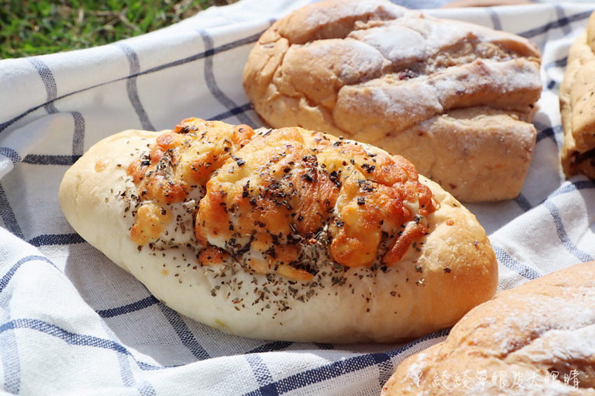 新竹麵包店推薦雅米烘培屋!新竹香山平價好吃的歐式麵包賣完為止,麵包最便宜只要三十元