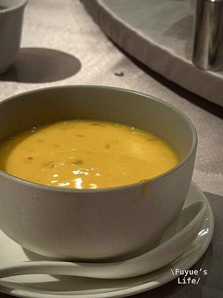 |台中南屯‧中式| 精緻好吃的烤鴨料理《与玥樓頂級粵菜餐廳》