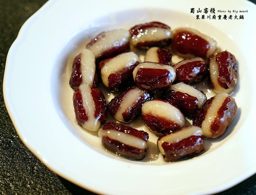 【台北美食】蜀山客棧-東華川府重慶老火鍋.50盎司肉山多多霸氣又好吃!