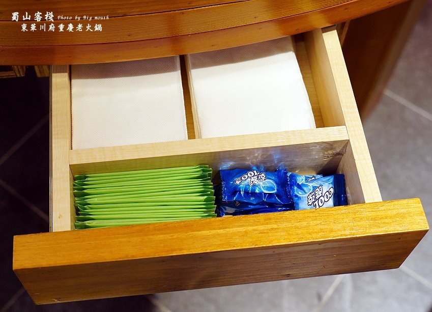 【台北美食】蜀山客棧-東華川府重慶老火鍋.50盎司肉山多多霸氣又好吃!