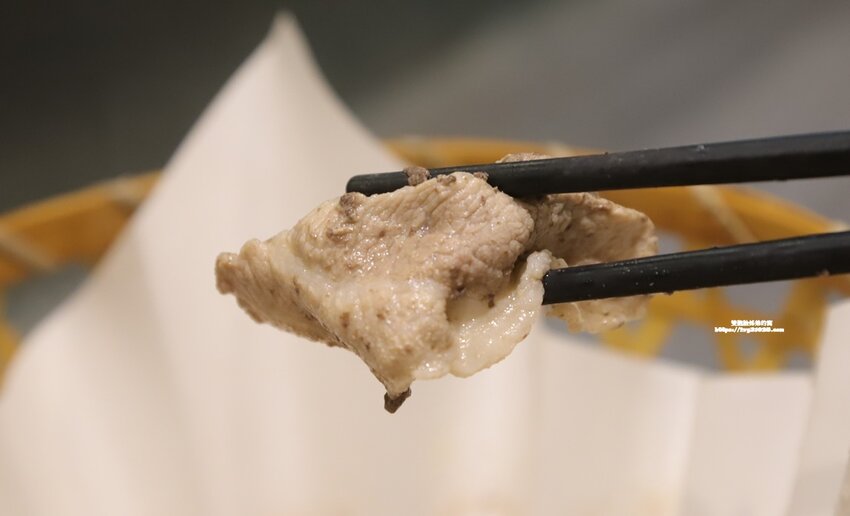 source: imgur.com 台南南區火鍋必吃 - 食光鍋客 嚴選食材 高CP值 藥膳養身 精緻個人紙火鍋