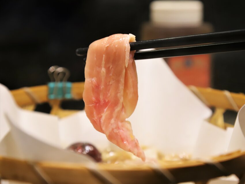 source: imgur.com 台南南區火鍋必吃 - 食光鍋客 嚴選食材 高CP值 藥膳養身 精緻個人紙火鍋