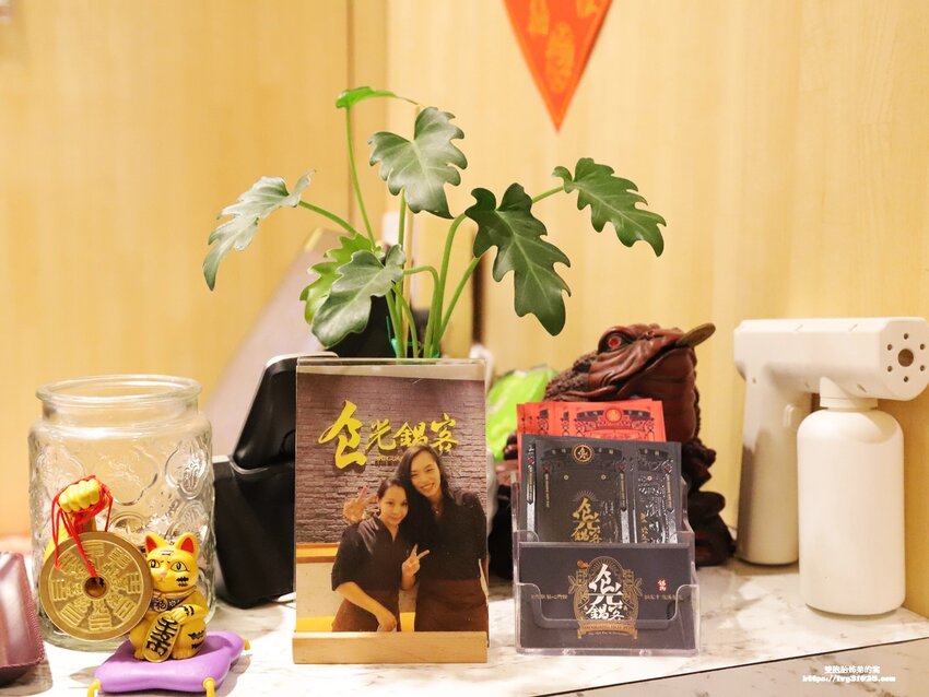 source: imgur.com 台南南區火鍋必吃 - 食光鍋客 嚴選食材 高CP值 藥膳養身 精緻個人紙火鍋