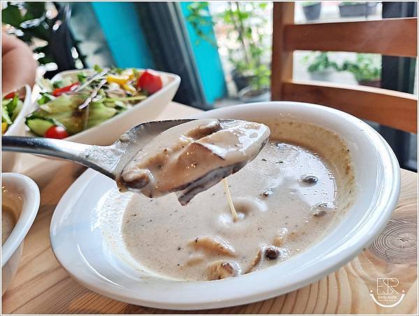 La Olive義式蔬食咖啡館 (8).jpg