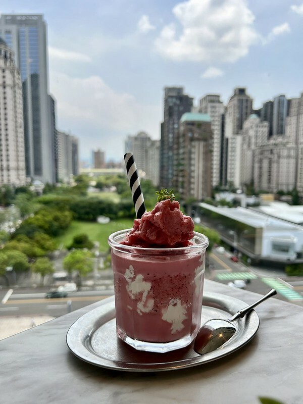 【台灣，台中市，西屯區】坐擁豪宅視野的堁夏咖啡 Café Crotchet。（台中咖啡廳/台中國家歌劇院美食A