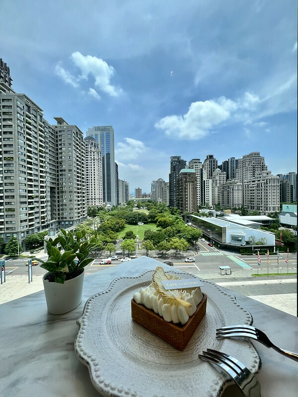 【台灣，台中市，西屯區】坐擁豪宅視野的堁夏咖啡 Café Crotchet。（台中咖啡廳/台中國家歌劇院美食A