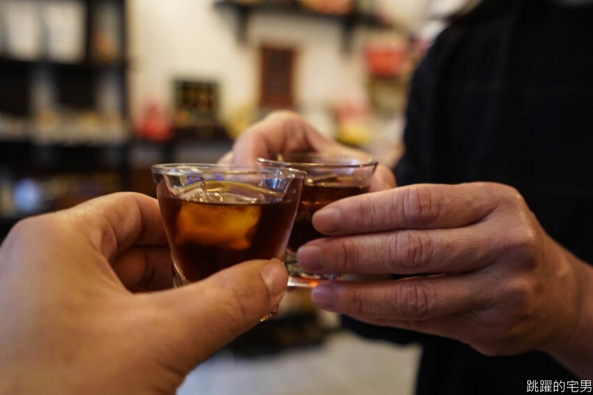 花蓮50年老屋咖啡廳擺滿懷舊古物 2樓風格超清新 雨田一二樓 真心好拍 文青必點日式布丁 蘋果派 手沖咖啡