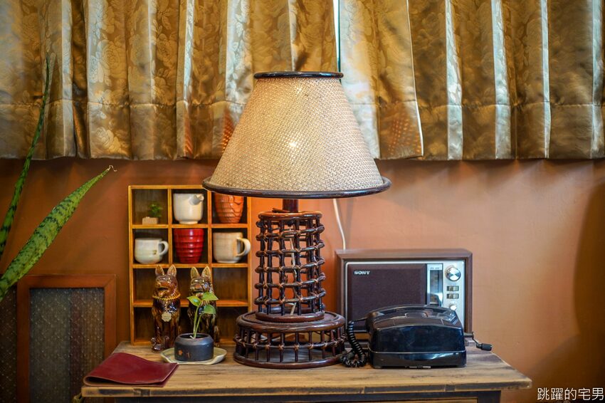 花蓮50年老屋咖啡廳擺滿懷舊古物 2樓風格超清新 雨田一二樓 真心好拍 文青必點日式布丁 蘋果派 手沖咖啡