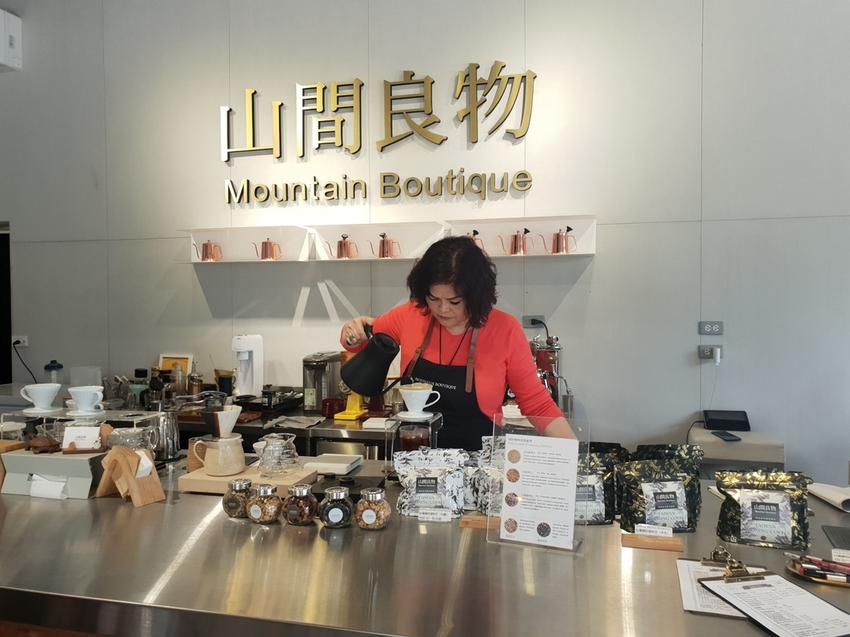 225208.jpg - 【南投.國姓鄉】山間良物咖啡館在地咖啡豆。友善寵物咖啡廳。自種水果入甜點。推重乳酪蛋糕&砂糖橘司康