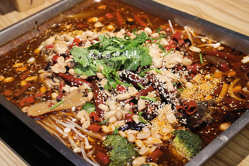 台北海鮮鍋推薦,肥豬蝦,戰車龍蝦,台北海鮮火鍋推薦,東區龍蝦吃到飽,板南線龍蝦吃到飽,東區慶生吃到飽