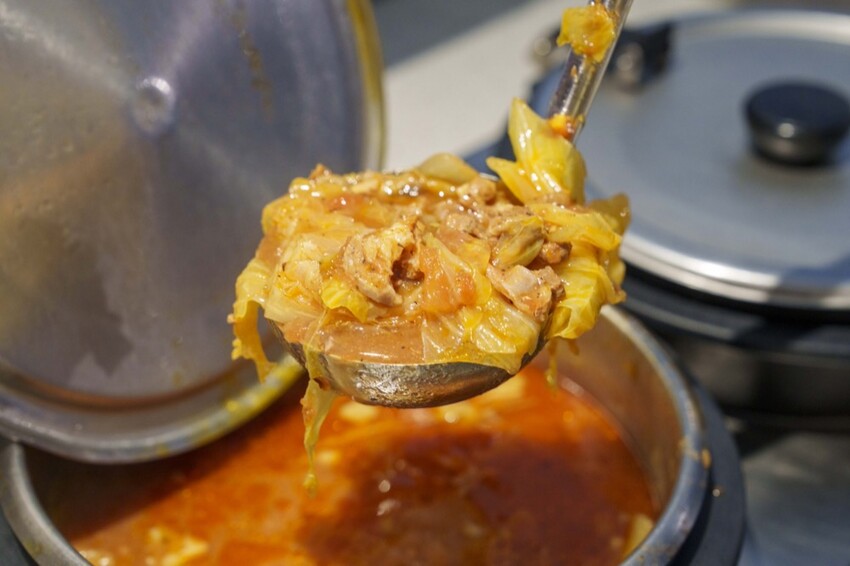 台北美食 瀧厚炙燒熟成牛排｜雙主餐一次滿足！質感平價牛排大份量開箱，肉控絕不能錯過！