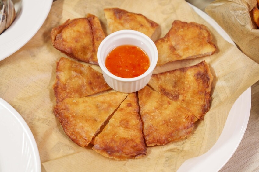 台北美食 瀧厚炙燒熟成牛排｜雙主餐一次滿足！質感平價牛排大份量開箱，肉控絕不能錯過！