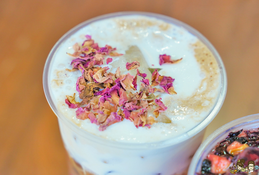 全台最蝦爆的花開富貴，挑戰飲料最狂特色療癒漸層飲品、加料超澎派 x 高雄話題性飲料 - 跟著尼力吃喝玩樂＆親子生活