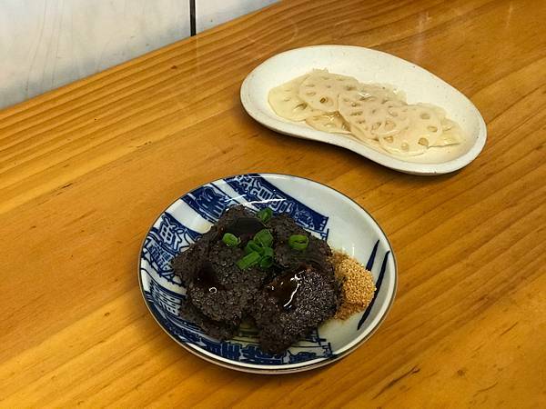 （三和國中）低調牛肉麵小店 獨特牛滷肉飯 紅燒牛肉麵 香噴噴不加味素的天然美味-二木牛肉麵