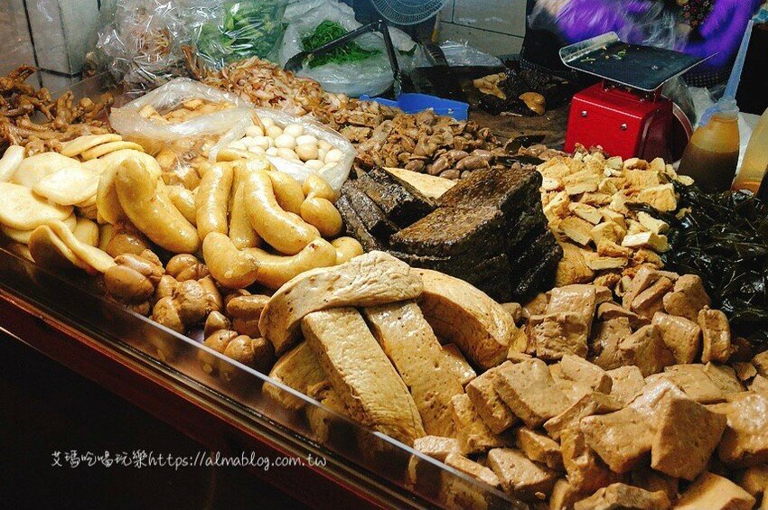 〖蔡家滷味〗家傳30多年乾滷味！生意好沒空切．袋裝滷味自己選．鴨翅讓人吮指回味 - 艾瑪▪ 享受吃喝玩樂札記