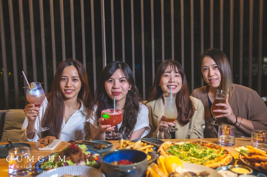 台北內湖美食｜GUMGUM NOT ONLY BEER & WINGS 雞翅啤酒吧內科店～內湖最美的戶外露營風餐酒館、超美的森林